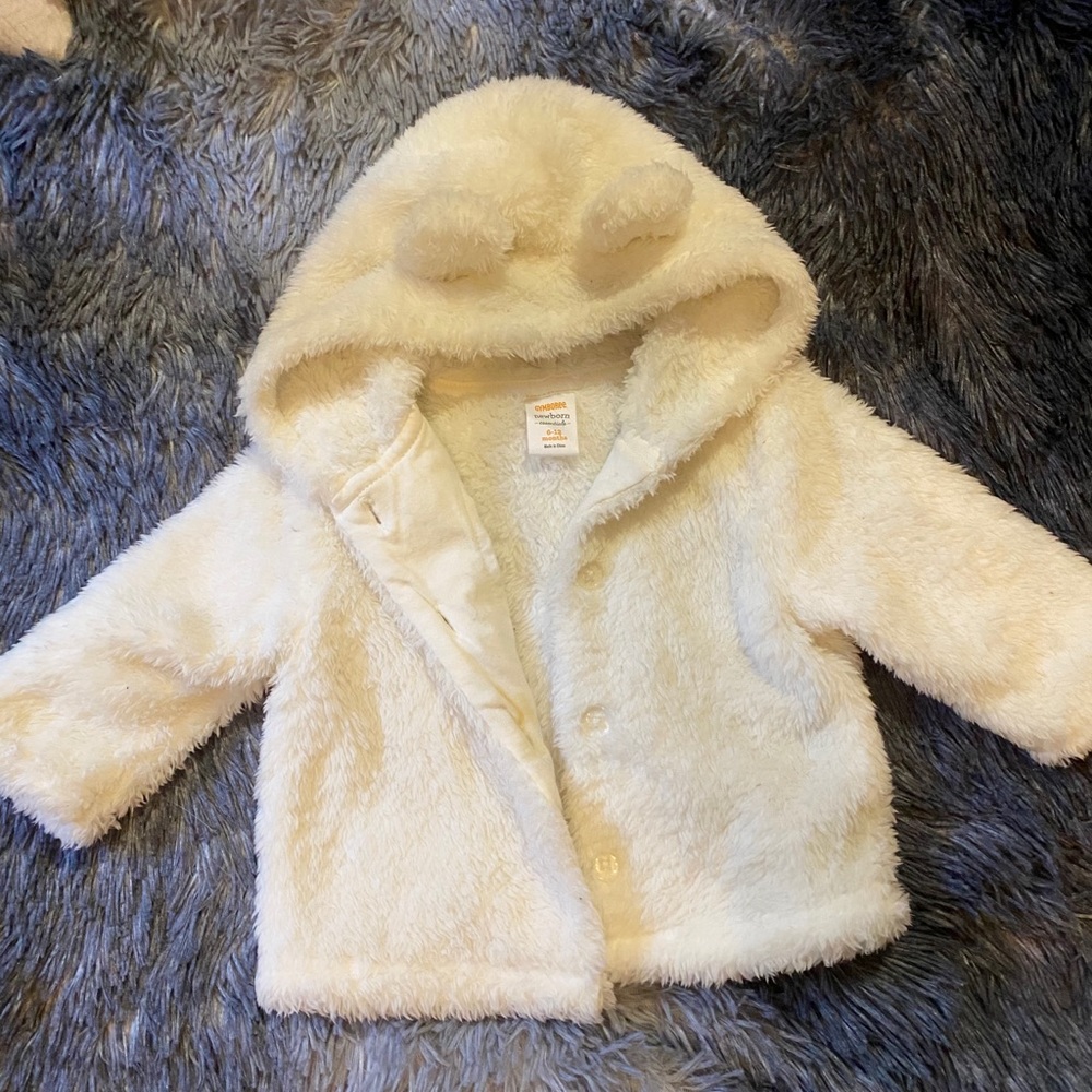 💙 3/$30 Baby Gymboree Fuzzy White Jacket